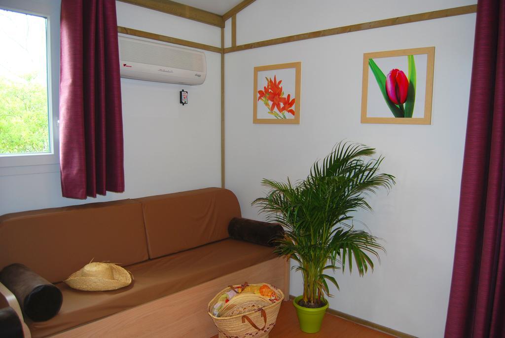 Lagrange Grand Bleu Vacances - Residence Port Lalande Castelmoron-sur-Lot Kültér fotó