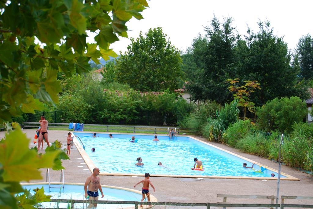 Lagrange Grand Bleu Vacances - Residence Port Lalande Castelmoron-sur-Lot Kültér fotó