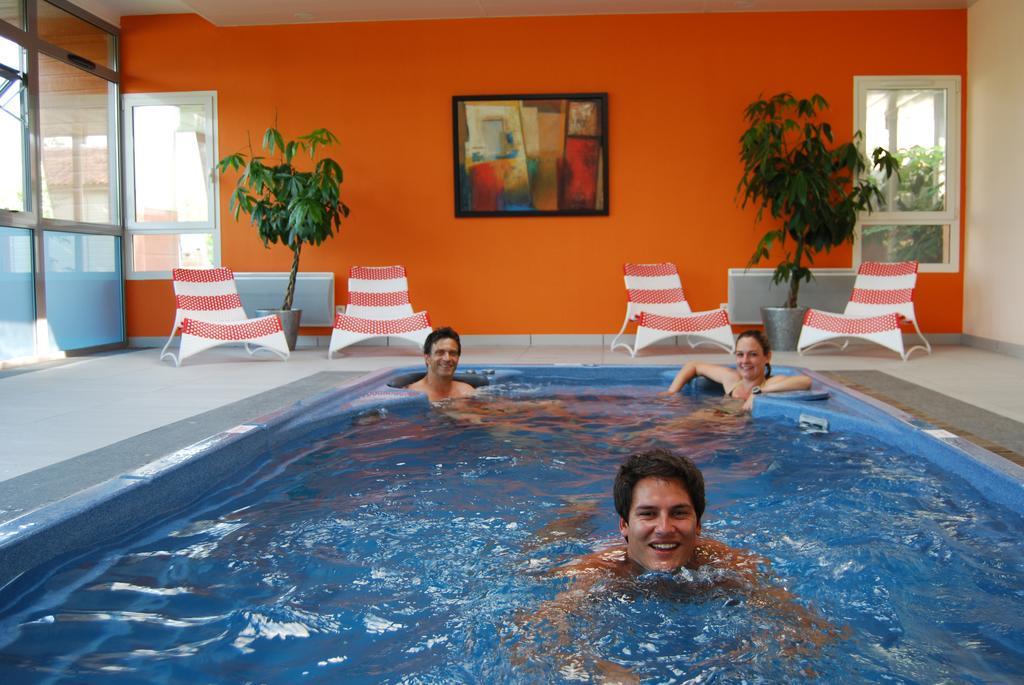 Lagrange Grand Bleu Vacances - Residence Port Lalande Castelmoron-sur-Lot Kültér fotó