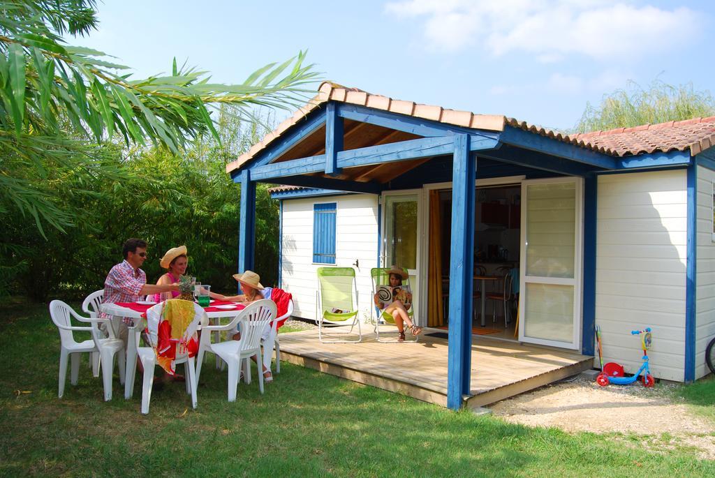 Lagrange Grand Bleu Vacances - Residence Port Lalande Castelmoron-sur-Lot Kültér fotó