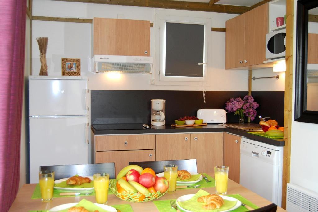 Lagrange Grand Bleu Vacances - Residence Port Lalande Castelmoron-sur-Lot Szoba fotó