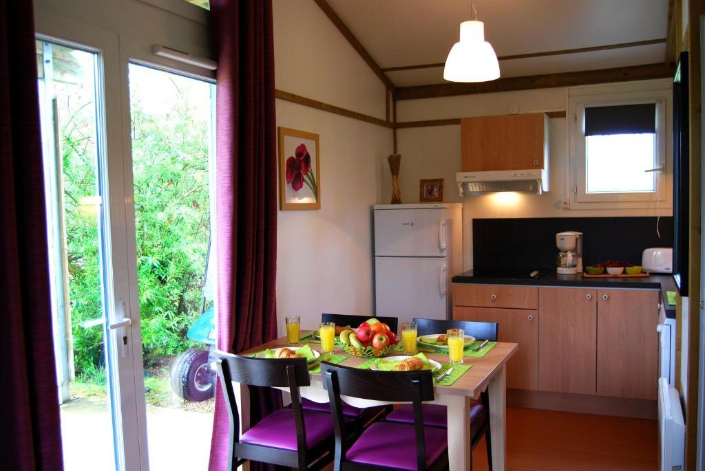 Lagrange Grand Bleu Vacances - Residence Port Lalande Castelmoron-sur-Lot Szoba fotó