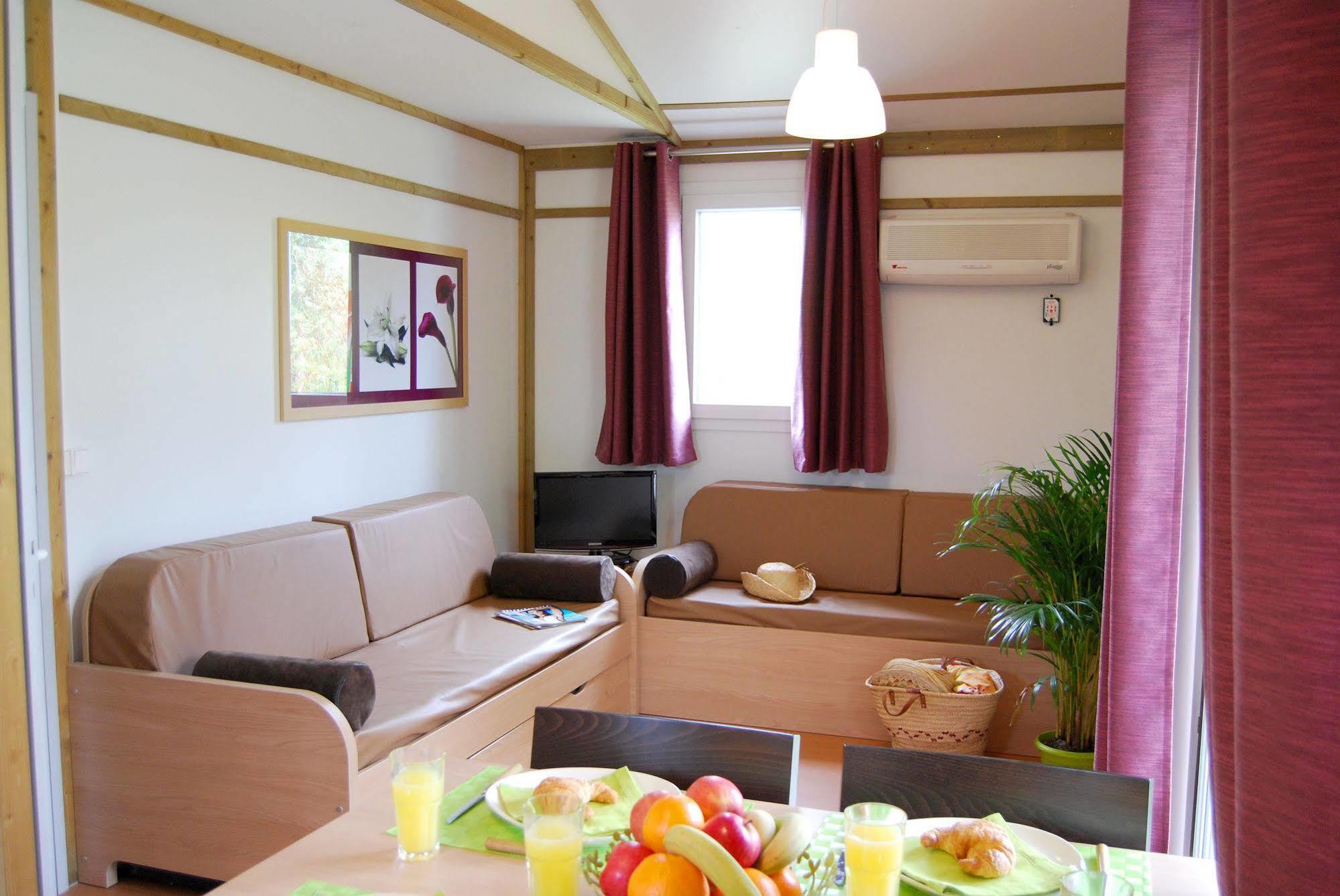 Lagrange Grand Bleu Vacances - Residence Port Lalande Castelmoron-sur-Lot Kültér fotó