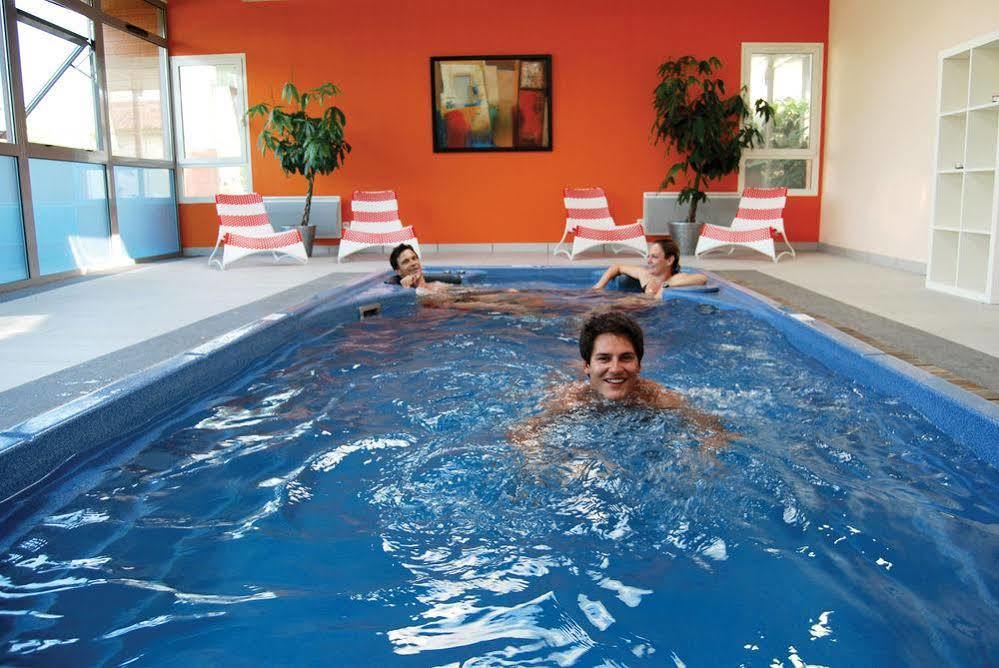 Lagrange Grand Bleu Vacances - Residence Port Lalande Castelmoron-sur-Lot Kültér fotó
